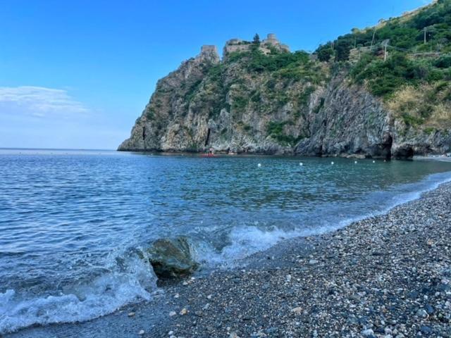 Incantevole Appartamento Taormina SantʼAlessio Siculo Exterior foto